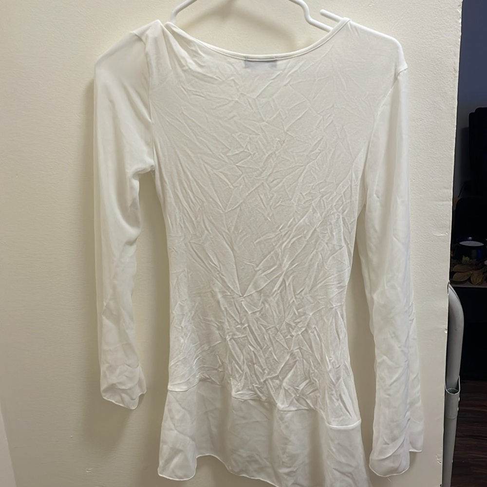 White blouse - Picture 2 of 3